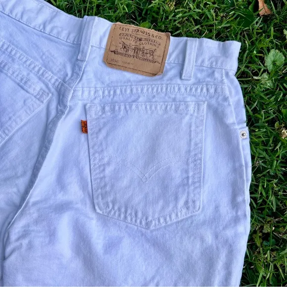 1970’s orange tab Levi 36941 white denim shorts