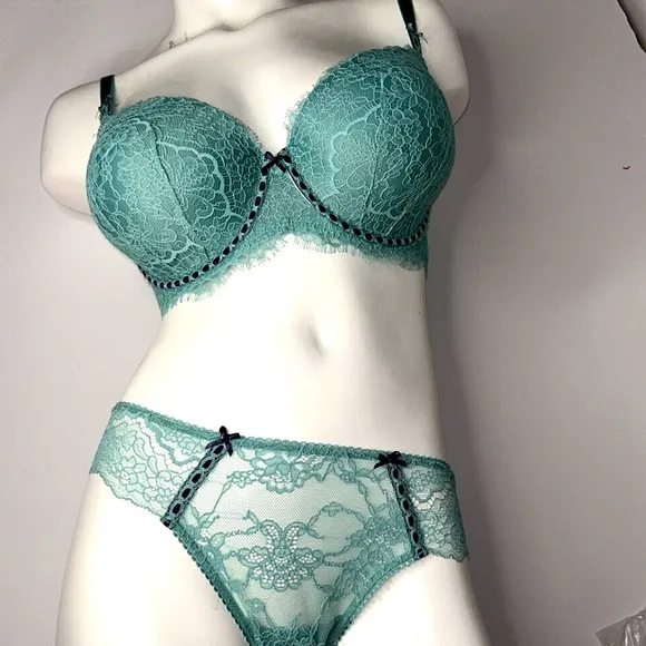 2pc Victoria’s Secret DREAM ANGELS Ribbon Slot Demi Push-Up Bra &amp; Panties Set