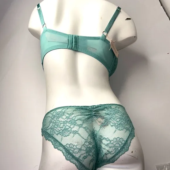 2pc Victoria’s Secret DREAM ANGELS Ribbon Slot Demi Push-Up Bra &amp; Panties Set