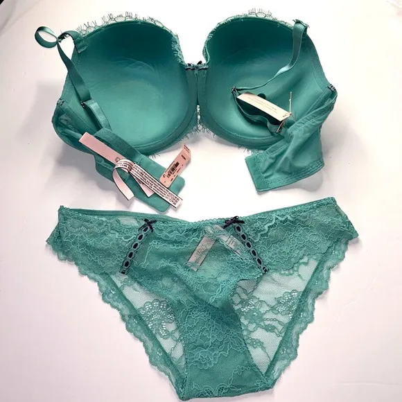 2pc Victoria’s Secret DREAM ANGELS Ribbon Slot Demi Push-Up Bra &amp; Panties Set