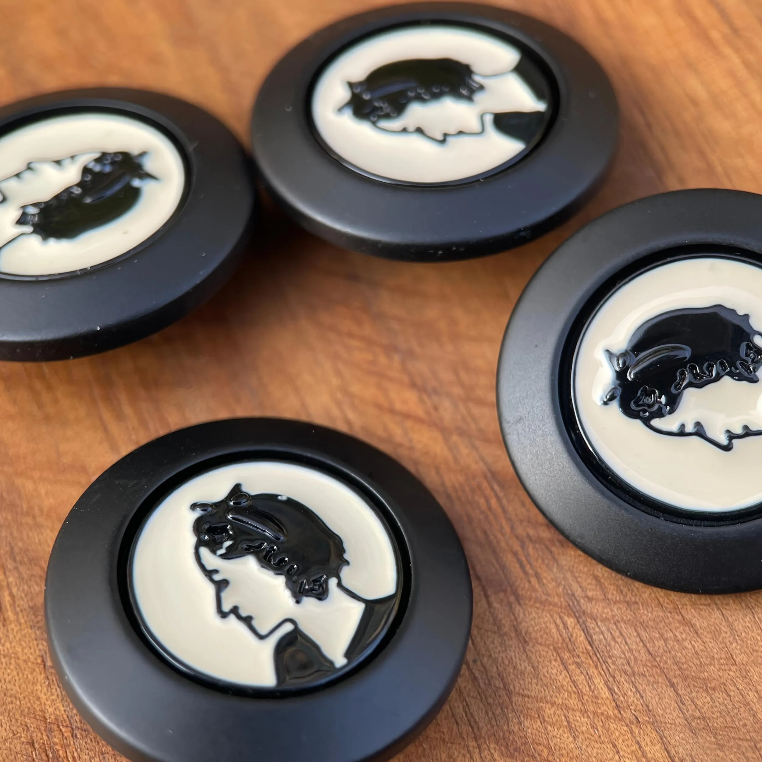 5pcs Portrait Round Resin Buttons for Clothing or Craft Decorations