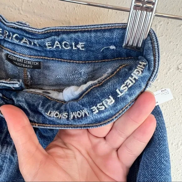 American Eagle Women’s Ripped Highest Rise Mom Denim Shorts/Sz:0/NEW