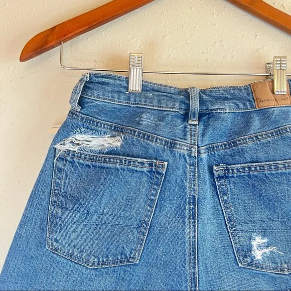 American Eagle Women’s Ripped Highest Rise Mom Denim Shorts/Sz:0/NEW
