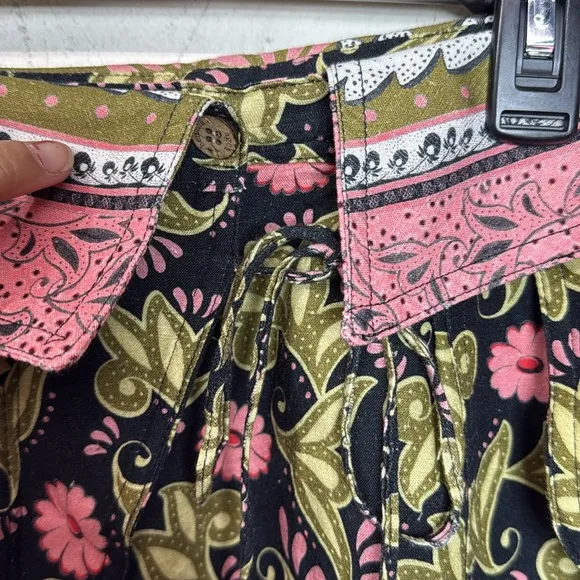 (B5) AGUA BENDITA SOPHIE SHORTS High-waisted shorts prints. Multi colour, size L