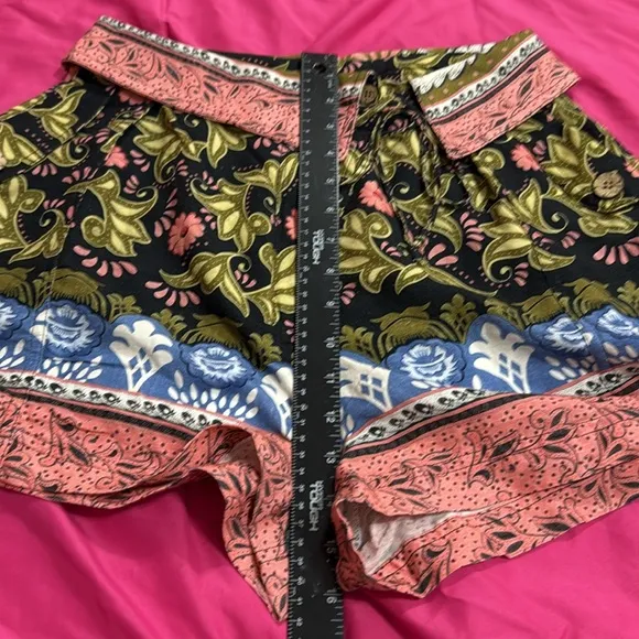 (B5) AGUA BENDITA SOPHIE SHORTS High-waisted shorts prints. Multi colour, size L