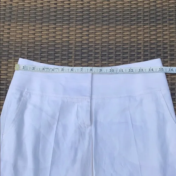 Bebe white linen mix Bermuda shorts
