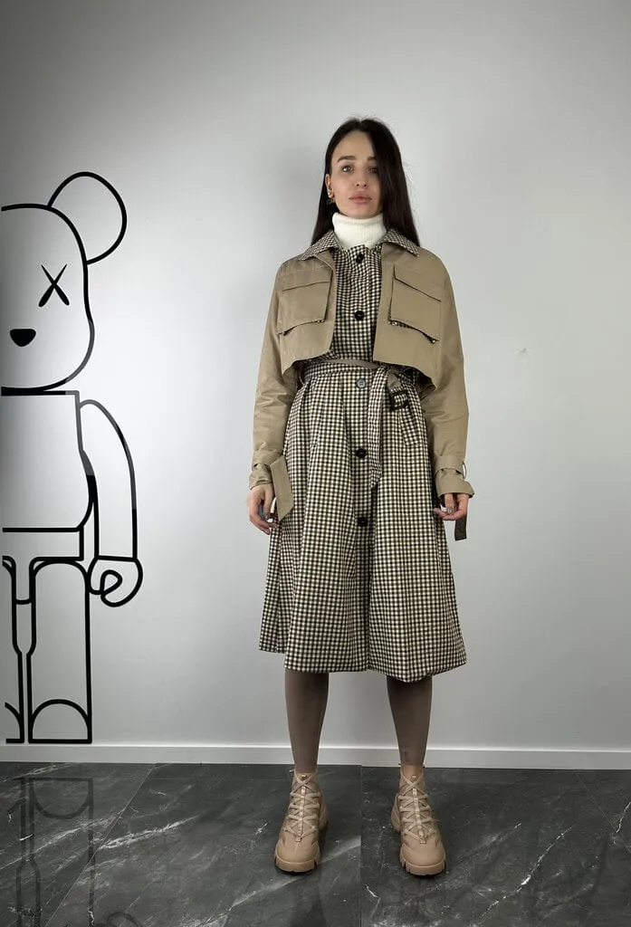 Beigie Trench coat with attaching sleeves