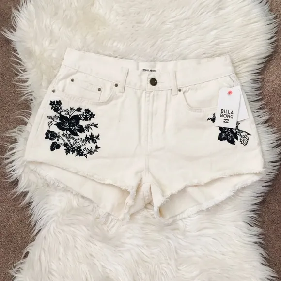 BILLABONG • Drift Away Sandstone Cut Off Shorts