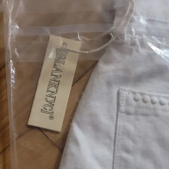 Blank NYC Barrow White Eyelet Denim Shorts Size 27 New in Package