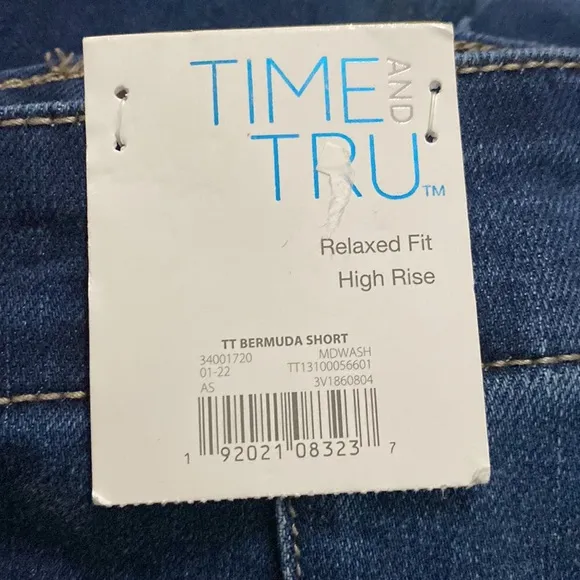 Both fashionable and functional, Bermuda Utility Shorts 10” inseam