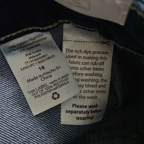 Both fashionable and functional, Bermuda Utility Shorts 10” inseam