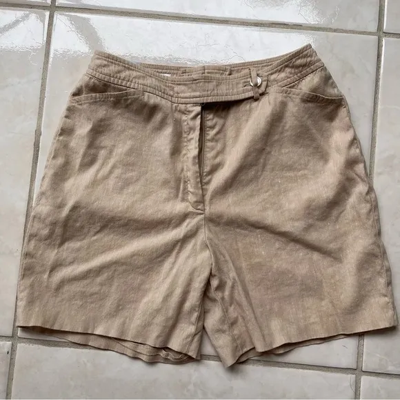 Escada linen shorts vintage Mid rise