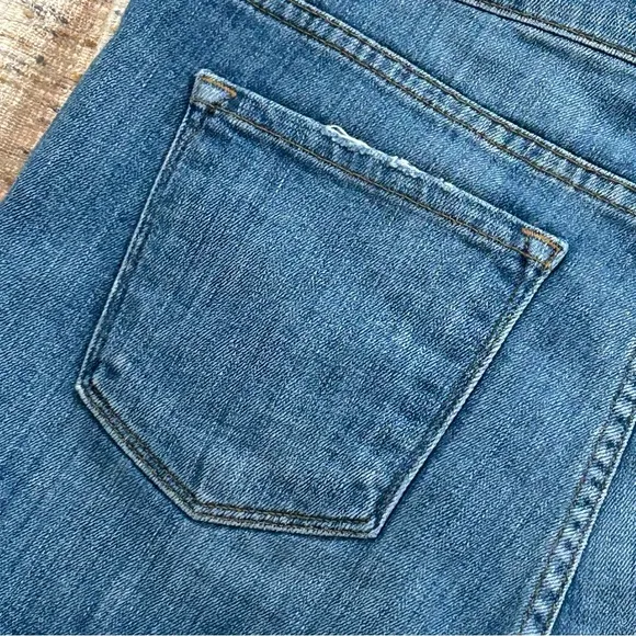 FRAME Denim Le Cutoff Distressed Raw Hem Denim Shorts - 28