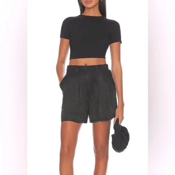 Free People Calla Linen Trouser Shorts in black.  NWT size 6.