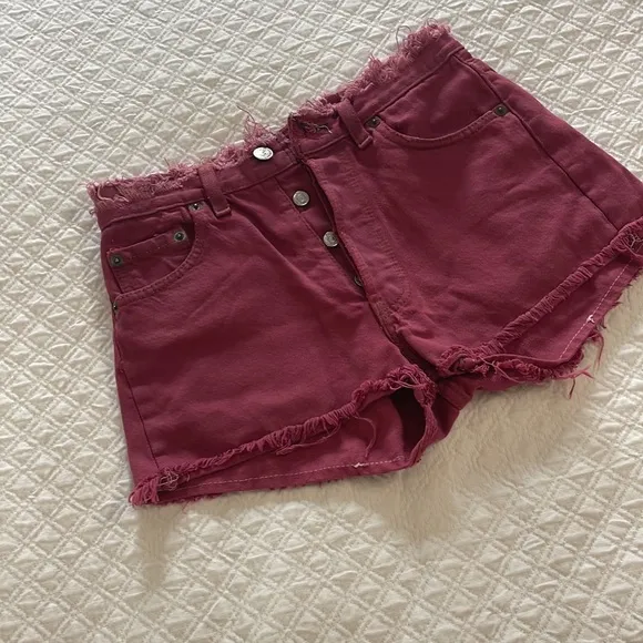 Free People Levi’s Cranberry Denim Distressed Jean shorts 28 very RARE 🦄 EUC