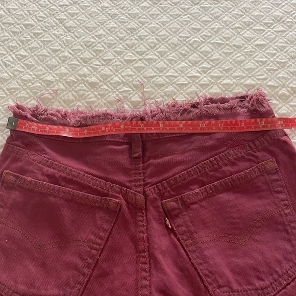 Free People Levi’s Cranberry Denim Distressed Jean shorts 28 very RARE 🦄 EUC