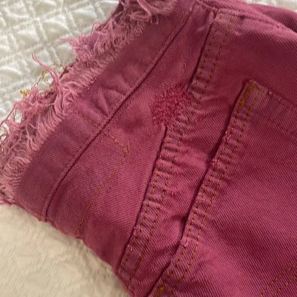 Free People Levi’s Cranberry Denim Distressed Jean shorts 28 very RARE 🦄 EUC