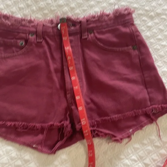 Free People Levi’s Cranberry Denim Distressed Jean shorts 28 very RARE 🦄 EUC