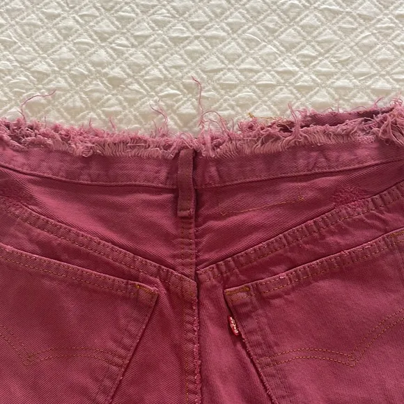 Free People Levi’s Cranberry Denim Distressed Jean shorts 28 very RARE 🦄 EUC