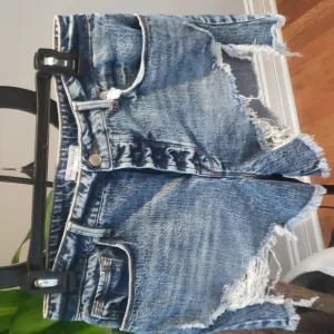 Good American Bombshell Shorts,  new, no tags, size 6, jean shorts, distress
