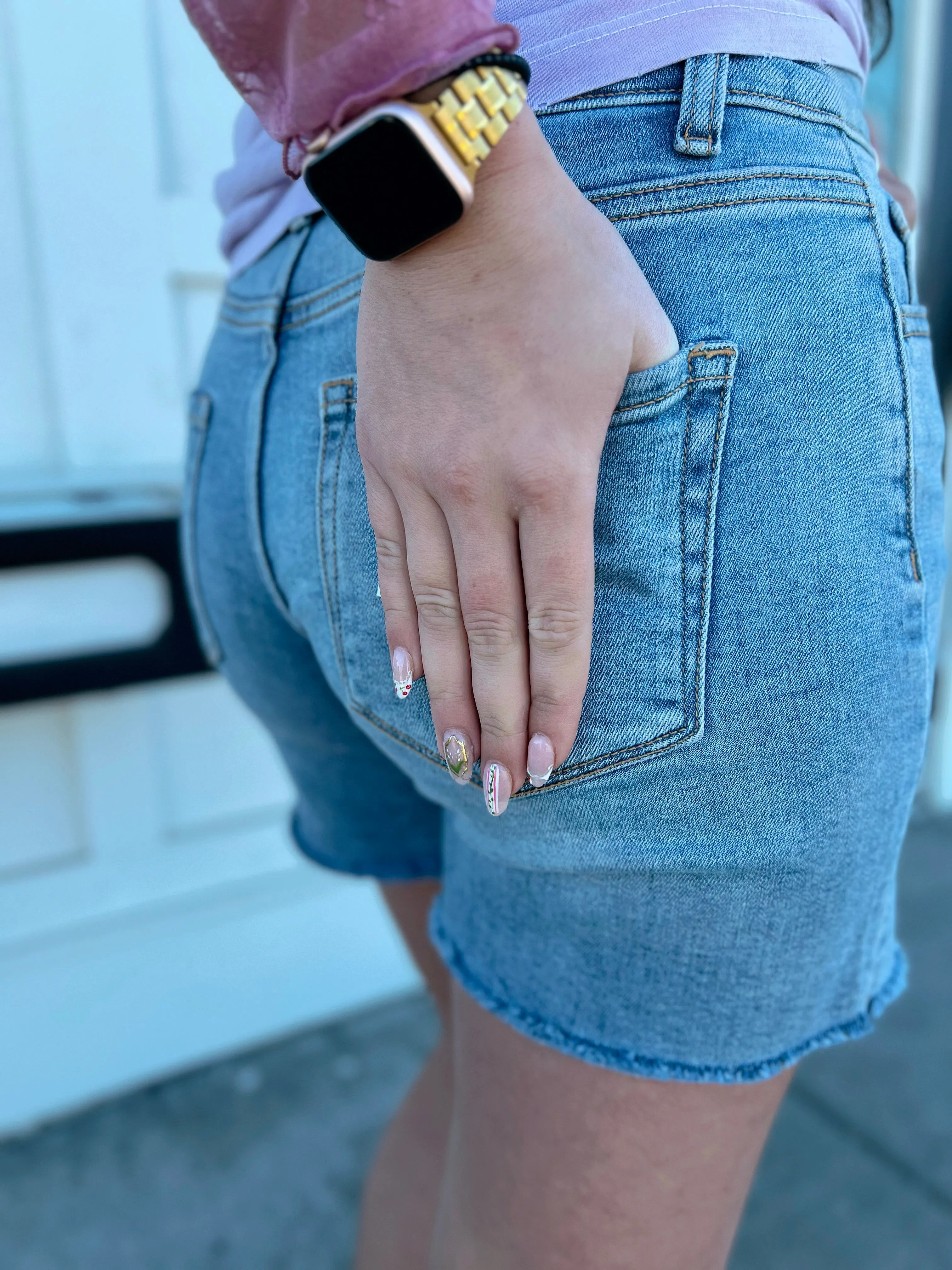 Hannah Mid Rise Raw Hem Short