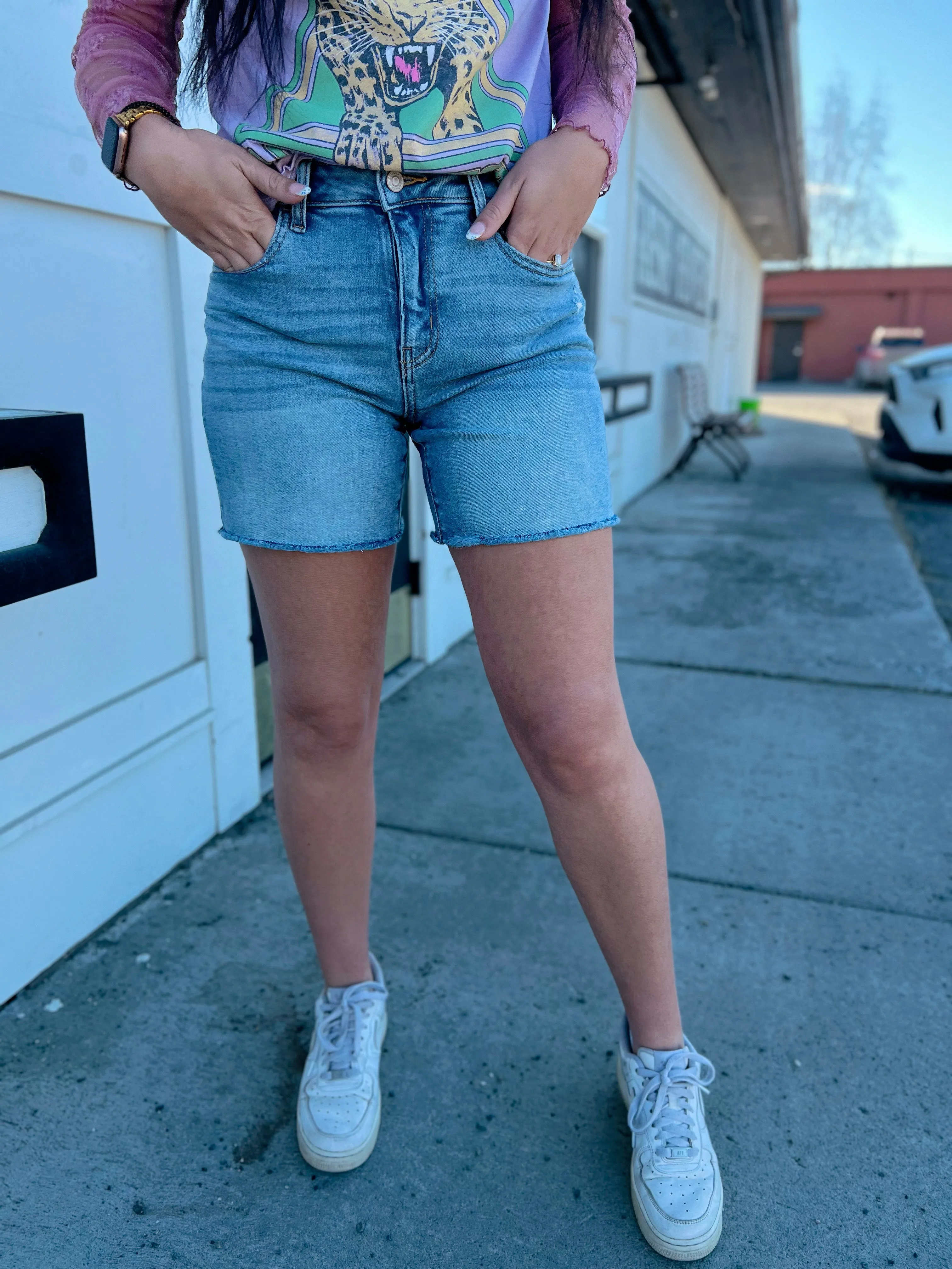 Hannah Mid Rise Raw Hem Short