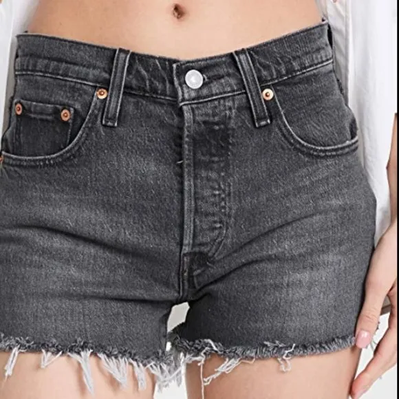 Levi Wedgie Button Fly shorts NWT 30