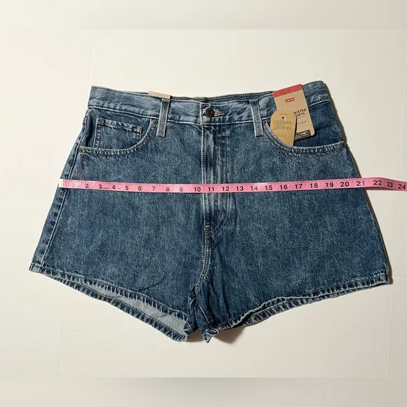 Levi’s High Waisted Mom Shorts women size 32 Blue NWT