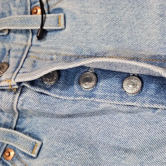 Levi's NWT 501 Shorts 100% Cotton 28 High Rise Button Fly Light Wash Distressed