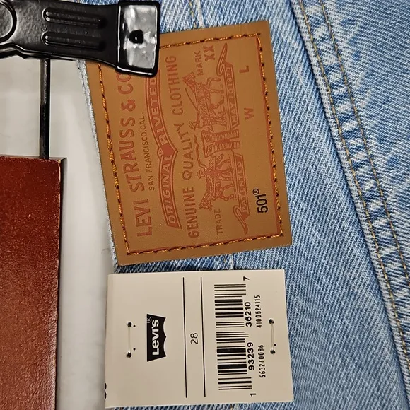 Levi's NWT 501 Shorts 100% Cotton 28 High Rise Button Fly Light Wash Distressed