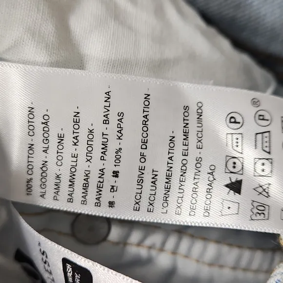 Levi's NWT 501 Shorts 100% Cotton 28 High Rise Button Fly Light Wash Distressed