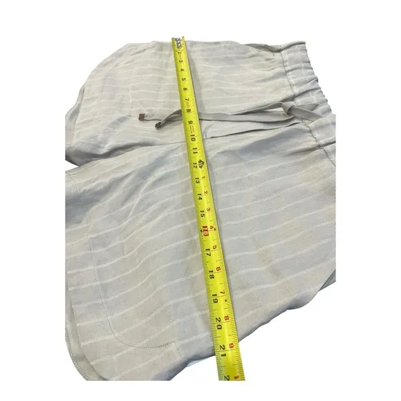 Lorena Antoniazzi Embroidered Short Women's Medium EU 42 Linen Blend