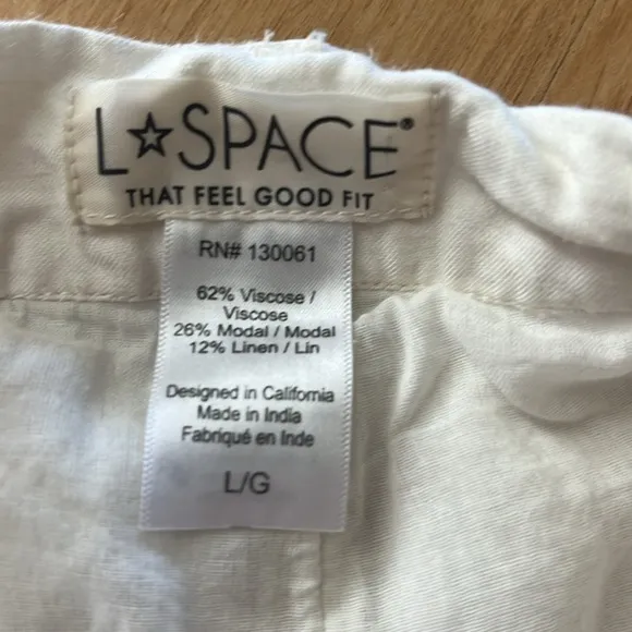 Lspace white linen shorts size large. Super cute