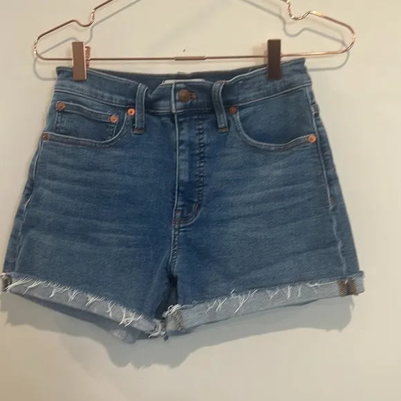 Madewell High-Rise Denim Shorts in Lavista Wash, size 25