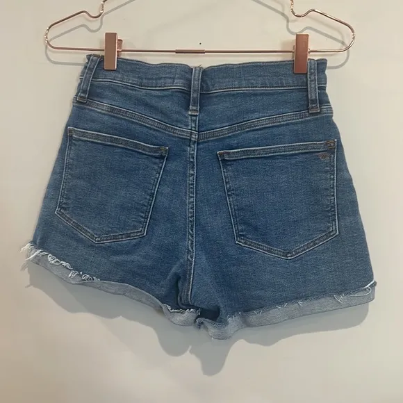 Madewell High-Rise Denim Shorts in Lavista Wash, size 25