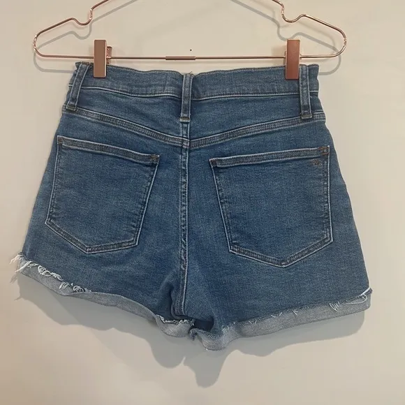 Madewell High-Rise Denim Shorts in Lavista Wash, size 25