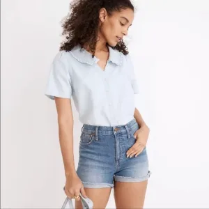 Madewell High-Rise Denim Shorts in Lavista Wash, size 25