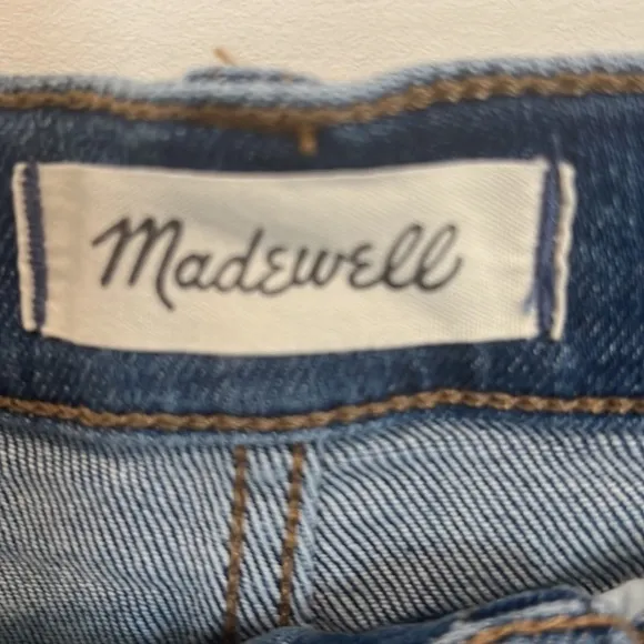 Madewell High-Rise Denim Shorts in Lavista Wash, size 25