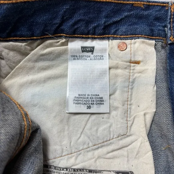 NEW LEVI'S 501 Denim Jean Shorts‎ Womens Button Fly Hem Fray Medium Wash Size 30