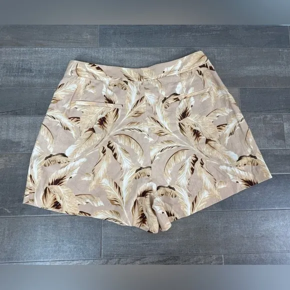 NWOT L'Agence Vittoria Palm Leaf Print Pleated Linen Blend Shorts