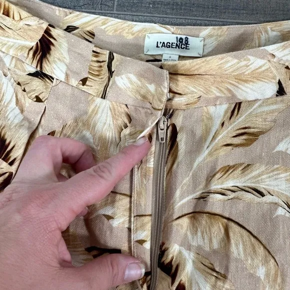 NWOT L'Agence Vittoria Palm Leaf Print Pleated Linen Blend Shorts
