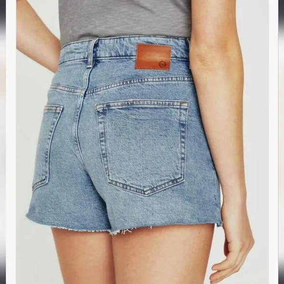 NWT AG Alexxis Denim Shorts in Size 28