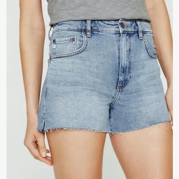 NWT AG Alexxis Denim Shorts in Size 28