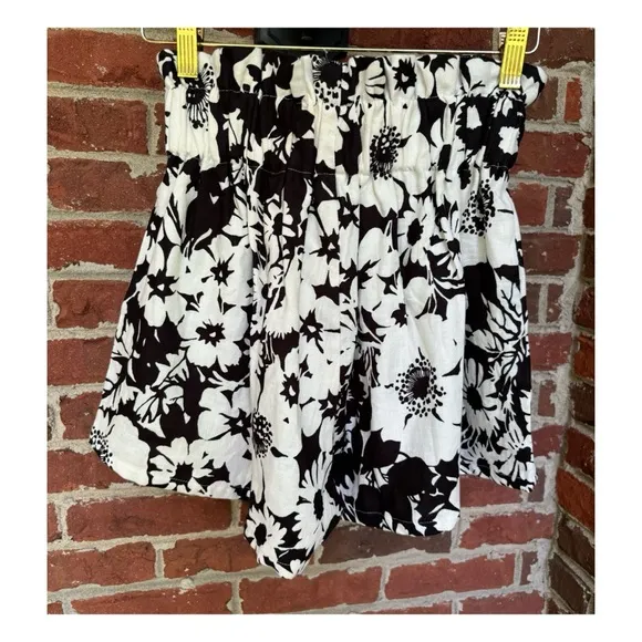 NWT Anthropologie Faithful The Brand Floral Linen Shorts In Black &amp; White Size 4