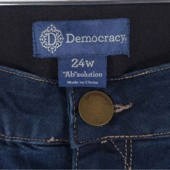 NWT DEMOCRACY Ab Solution CORE ESSENTIAL Denim Jean Shorts Mold &amp; Hold Size 24W