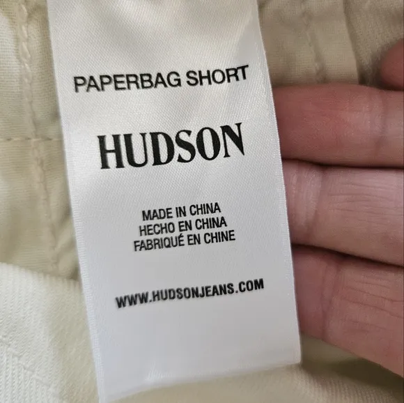 NWT Hudson Paper Bag Waist Twill Shorts, Egret, Size 33