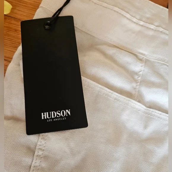 NWT Hudson Paper Bag Waist Twill Shorts, Egret, Size 33
