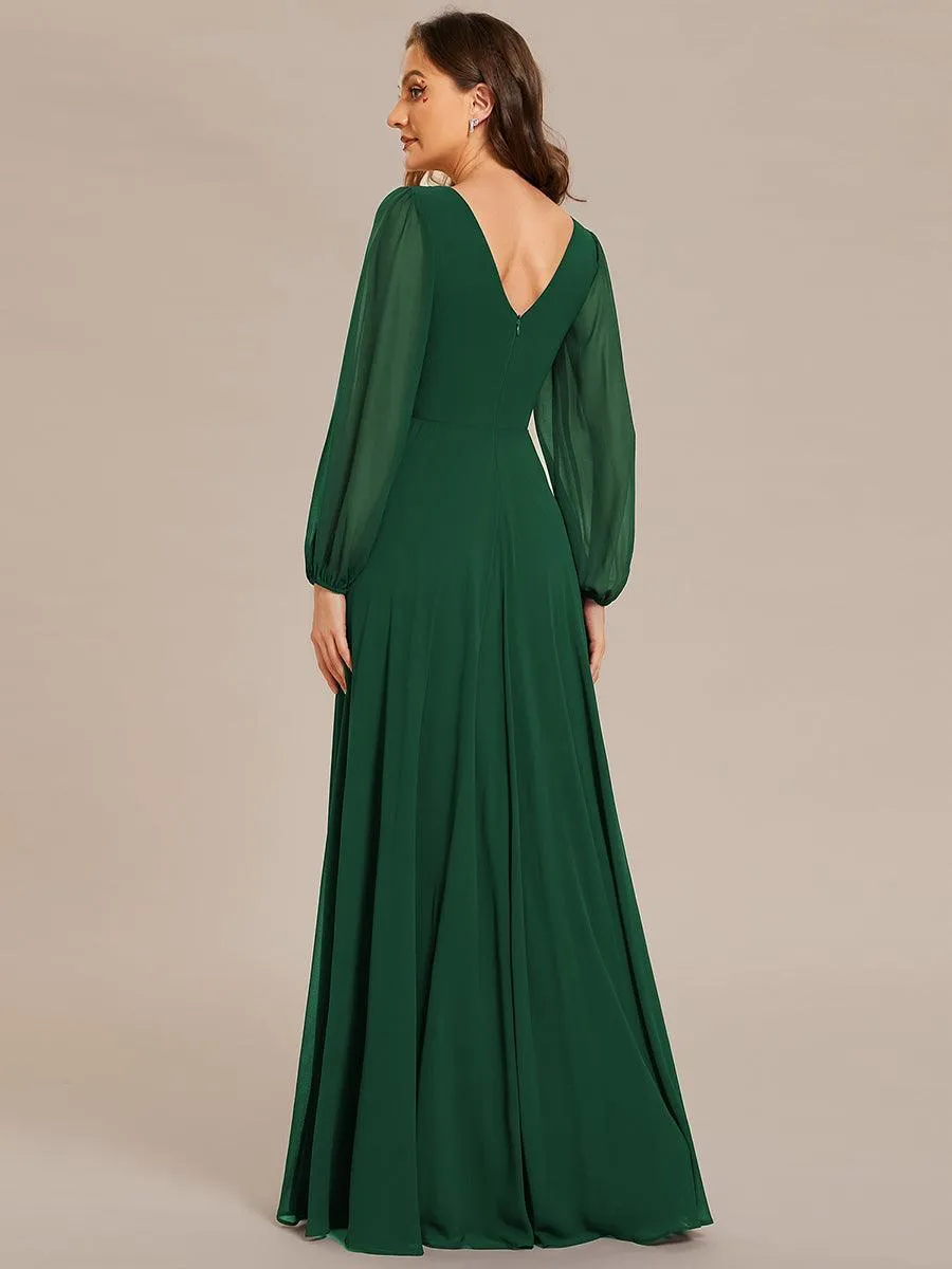 Robe de mère de la mariée en mousseline plissée à col en V et ceinture brillante