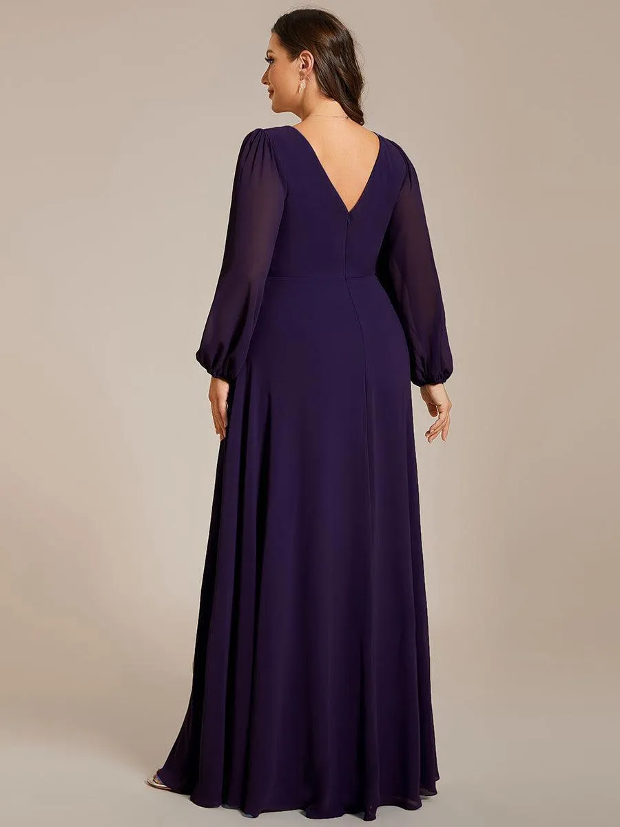Robe de mère de la mariée en mousseline plissée à col en V et ceinture brillante