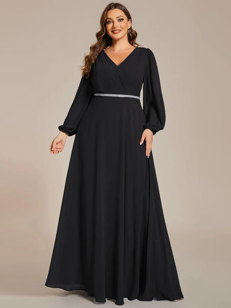 Robe de mère de la mariée en mousseline plissée à col en V et ceinture brillante
